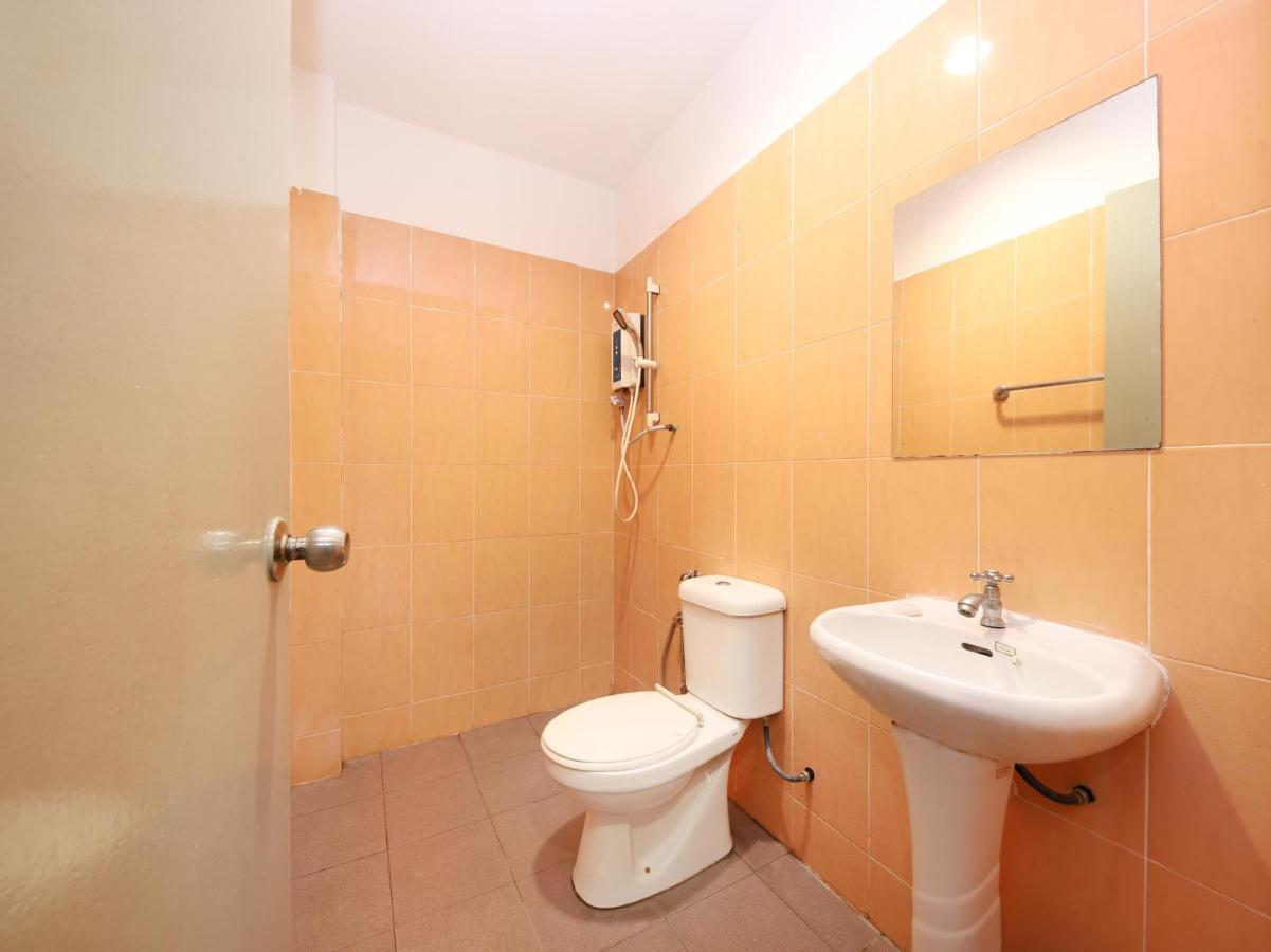 Oyo 89676 Hotel 22 Seremban Exterior photo