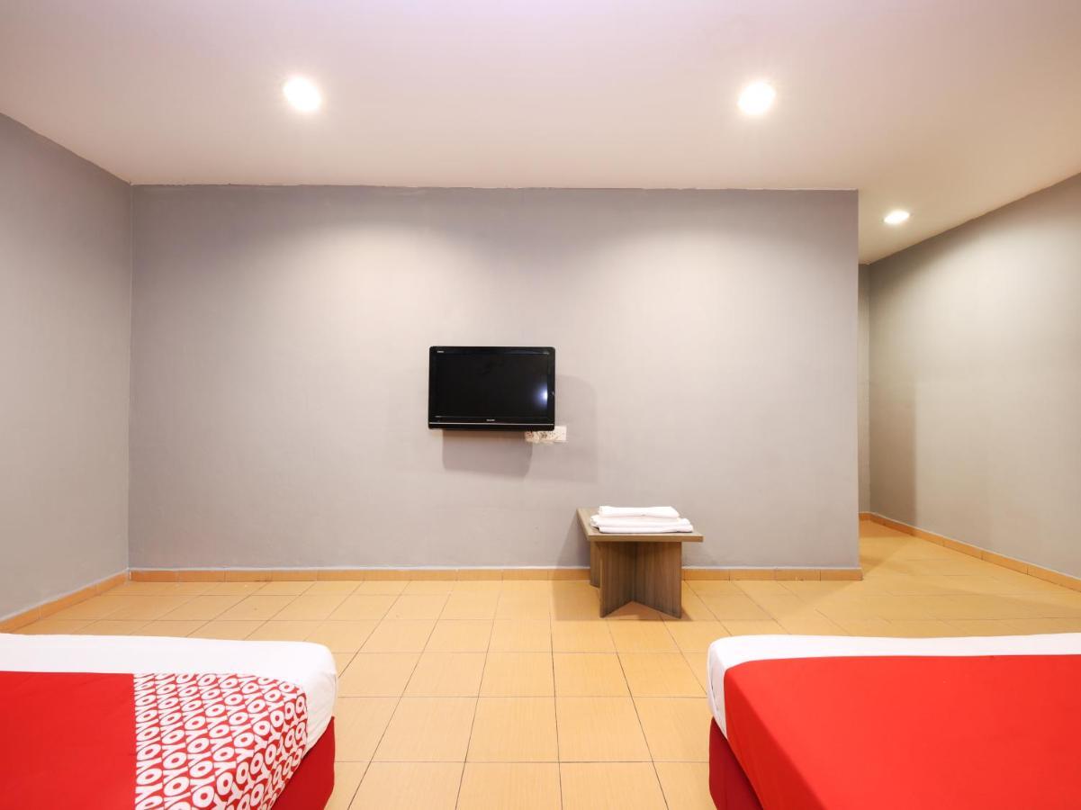 Oyo 89676 Hotel 22 Seremban Exterior photo